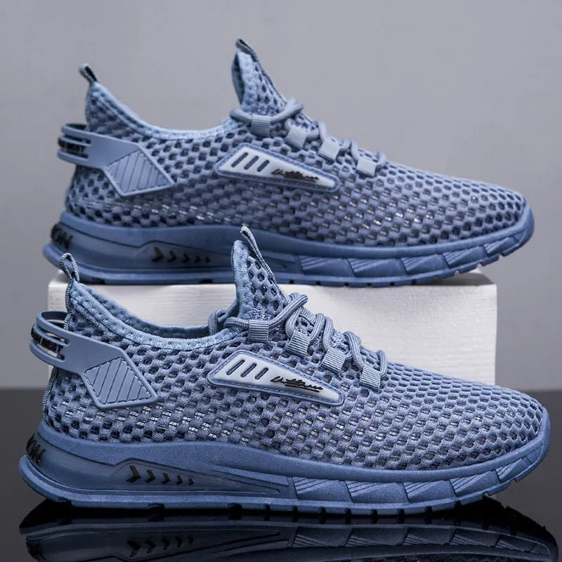Men's mesh breathable sneaker in synthetic leather with lace-up front and EVA sole