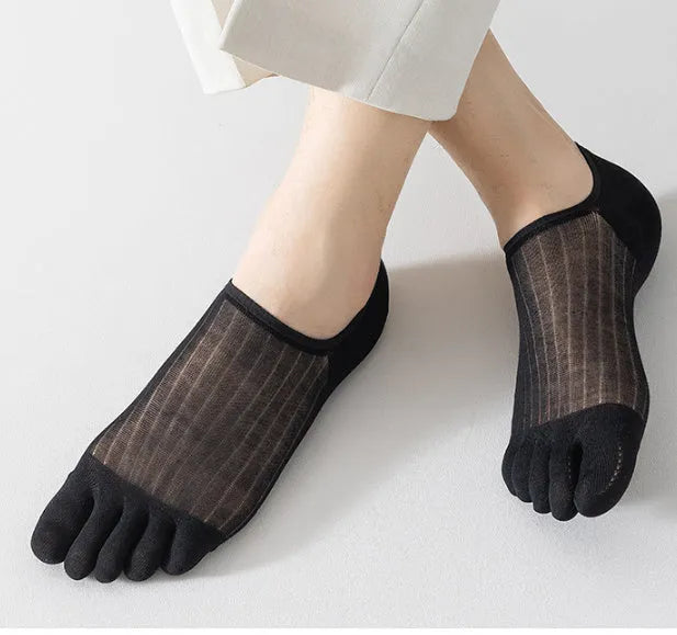Modal five-finger boat socks in black, showing ultra-thin invisible design for low-cut shoes.