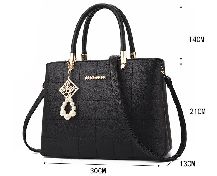 Ladies one shoulder messenger bag in PU with zipper closure and car suture detail