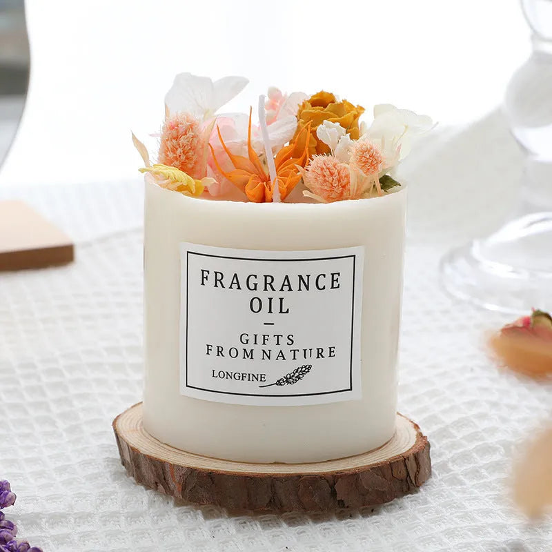 Aromatherapy candle with dried flowers decoration showing approximately 330g size and optional wood chip base