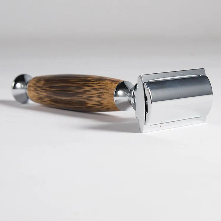 Natural bamboo handle double edged safety razor with silver metal head, 43mm x 132mm