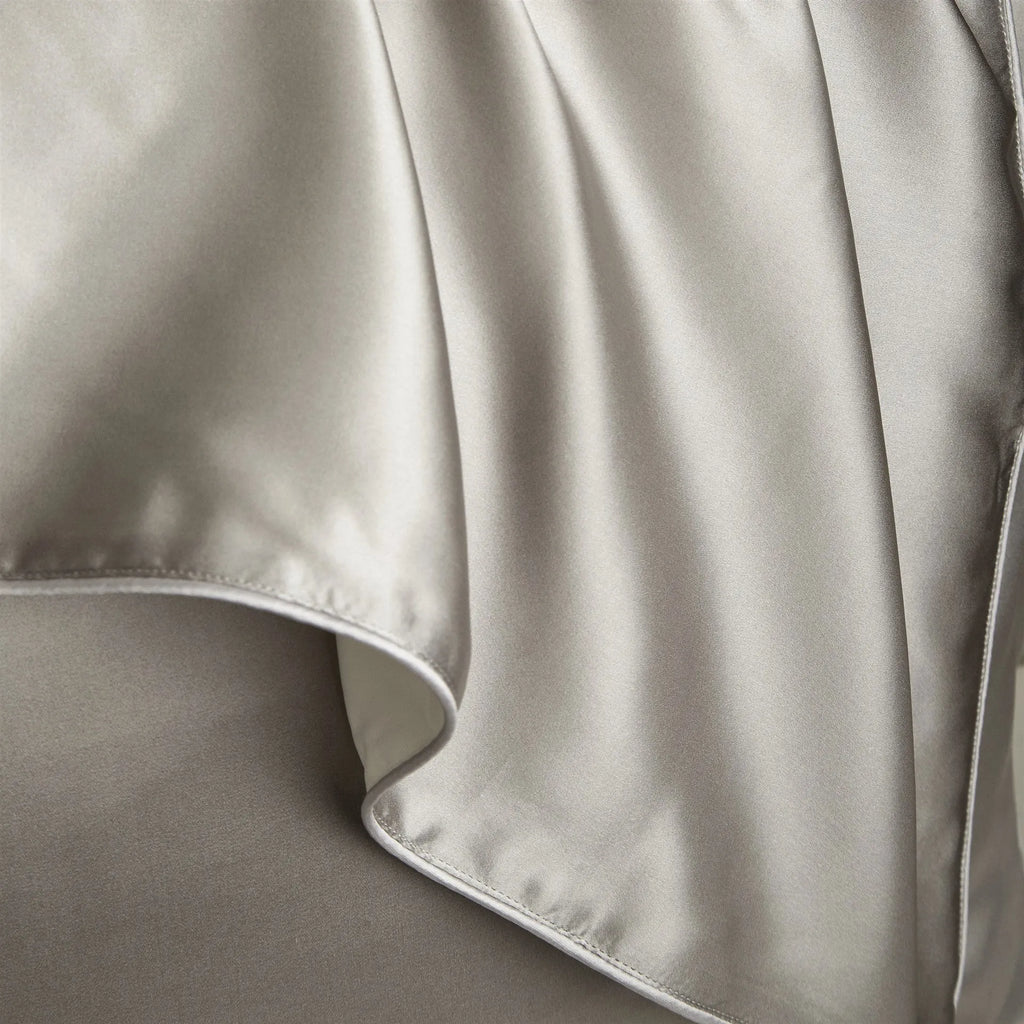 Single mulberry silk pillowcase in palace luxury style, size 48cm by 74cm.