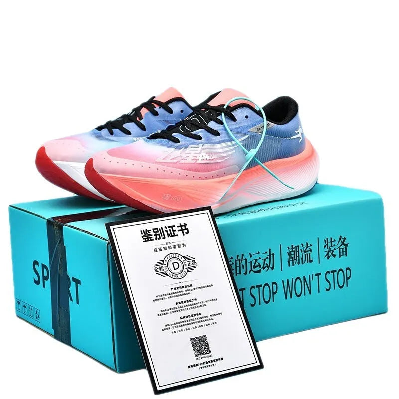 Low-top racing sneaker in various colours with a carbon plate sole, PU mesh upper, and lace-up front.