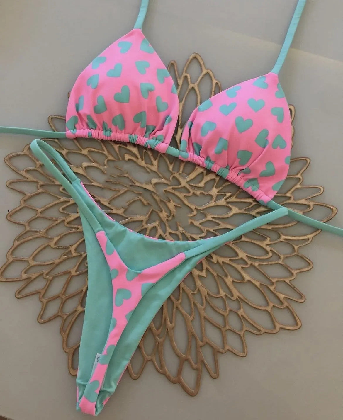 Heart print swimsuit bikini set with backless design and split high-cut leg style in quick-dry nylon fabric