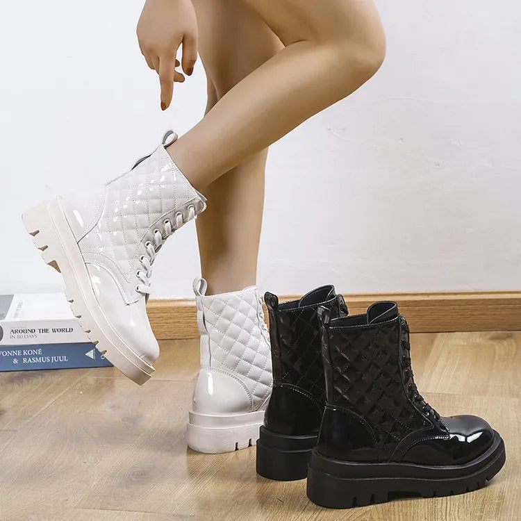 Women's lace-up thick-heeled ankle boots with quilted pattern, round toe, and rubber sole in beige