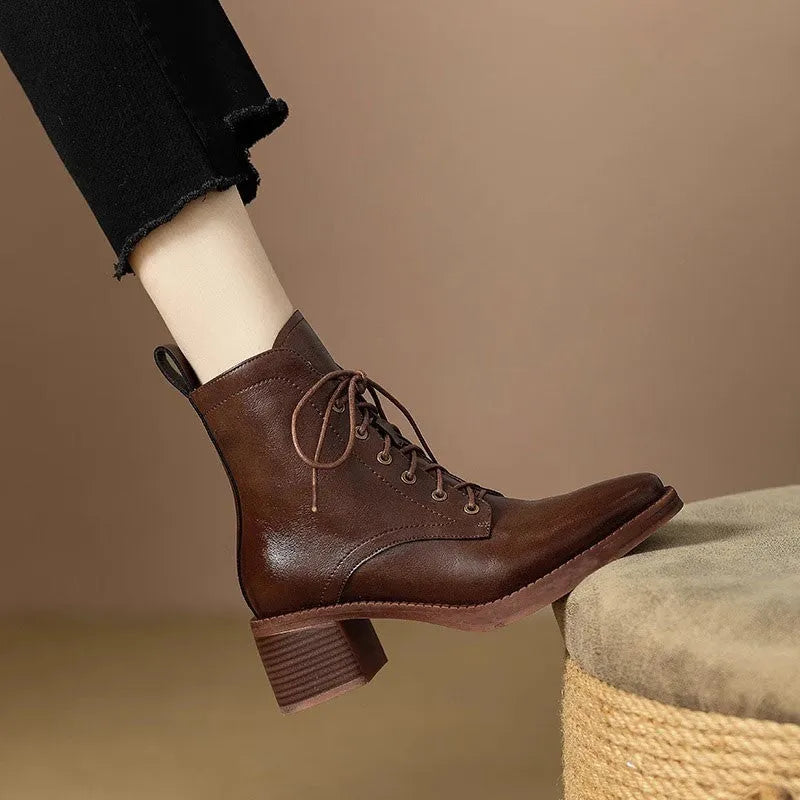 Women's black pointed-toe ankle boots with 5.5cm heel and short tube design