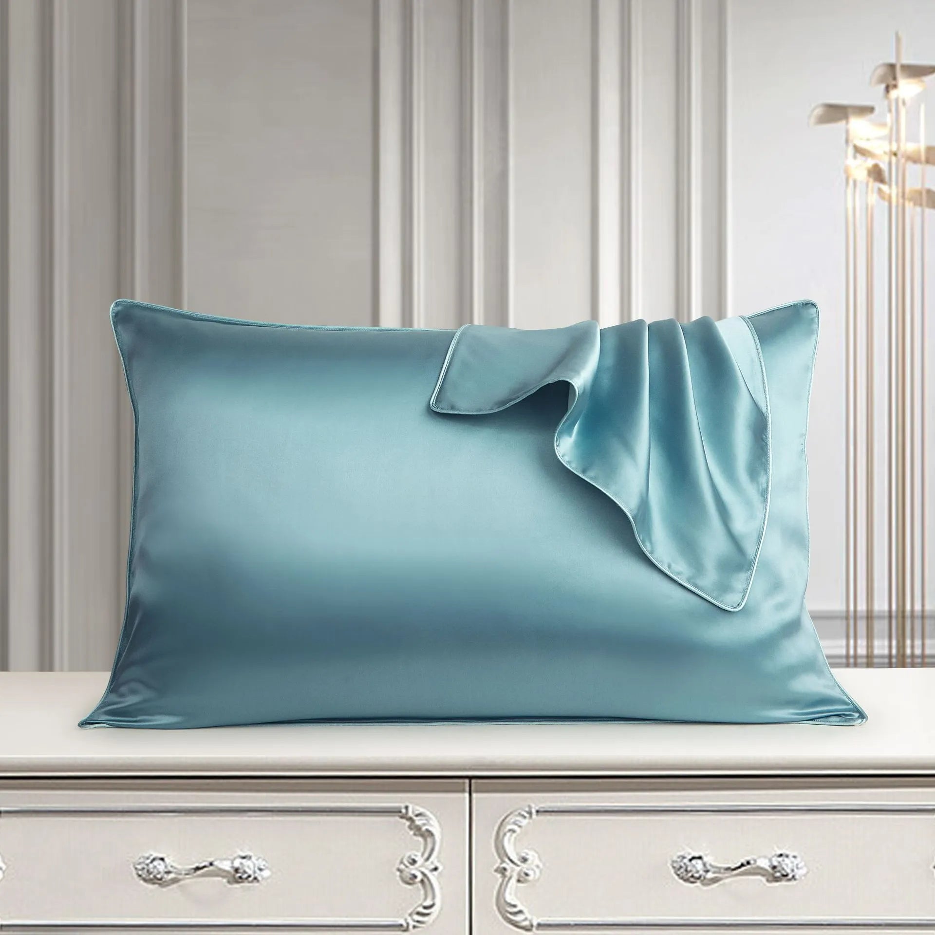 Single mulberry silk pillowcase in palace luxury style, size 48cm by 74cm.