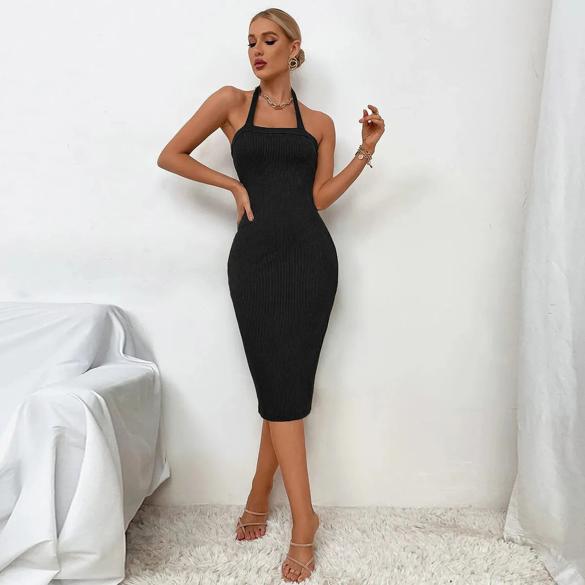 Ribbed mid-waist pencil dress with backless neck strap in green and black polyester, sizes S to XL