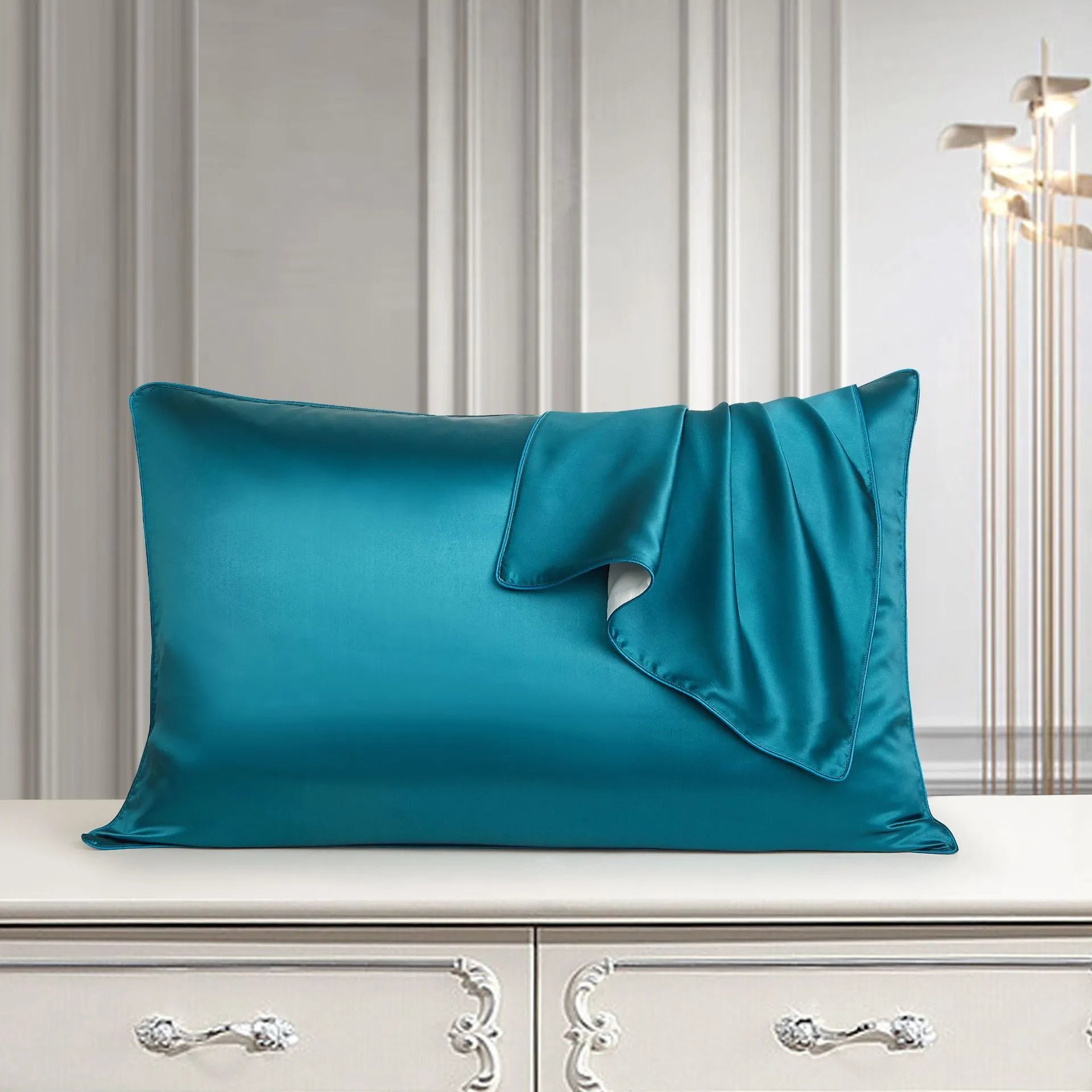 Single mulberry silk pillowcase in palace luxury style, size 48cm by 74cm.