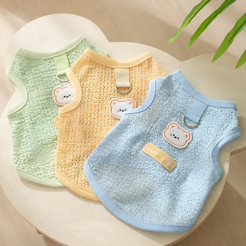 Green hollowed-out cat clothes with cartoon bear patch on knitted fabric