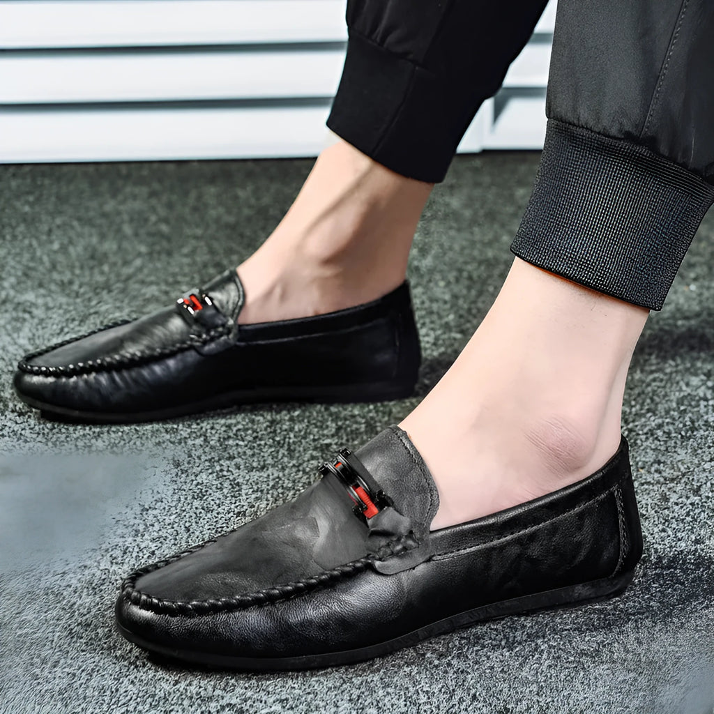 Men's Doudou casual shoes with black PU upper and rubber sole on a light background