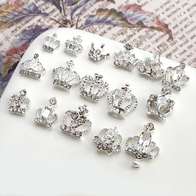 Diamond-encrusted pearl crown nail decoration from Princess Series in alloy square pattern