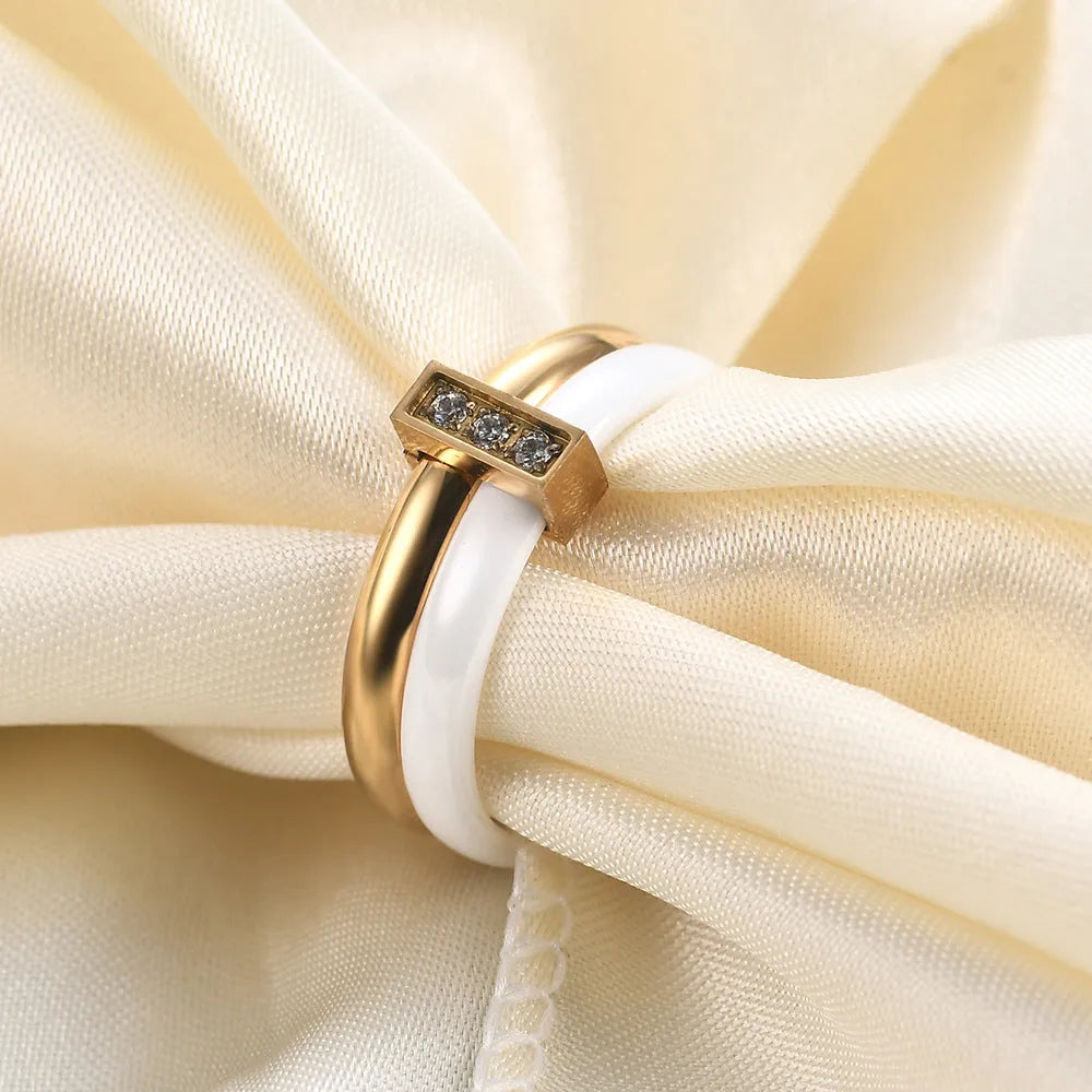 Ceramic women's ring with zirconium inlay in steel black or golden white