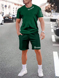 Sports style short-sleeved top and shorts suit in a quick-drying fabric on a mannequin.