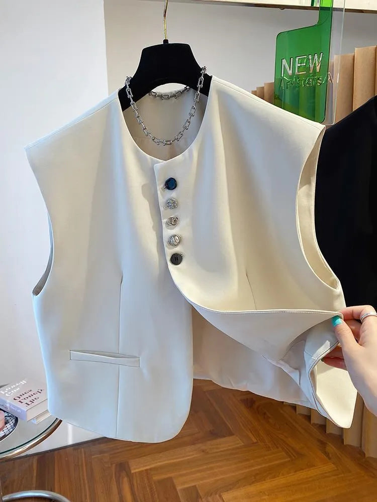 Loose-fitting waistcoat dress in beige with pocket detailing showing 40cm length