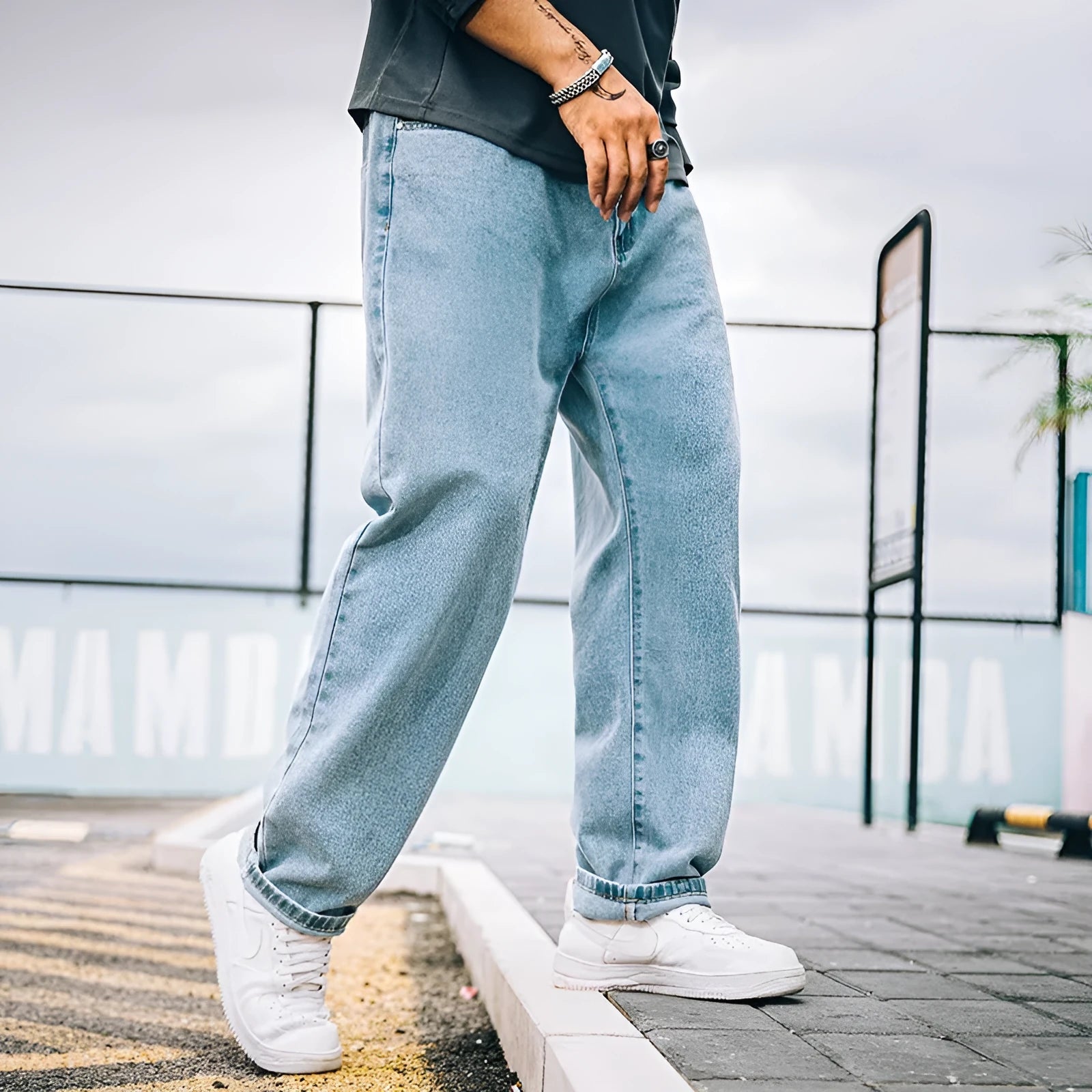 Men's loose straight casual jeans in cotton available in three colours with sizes 28-48