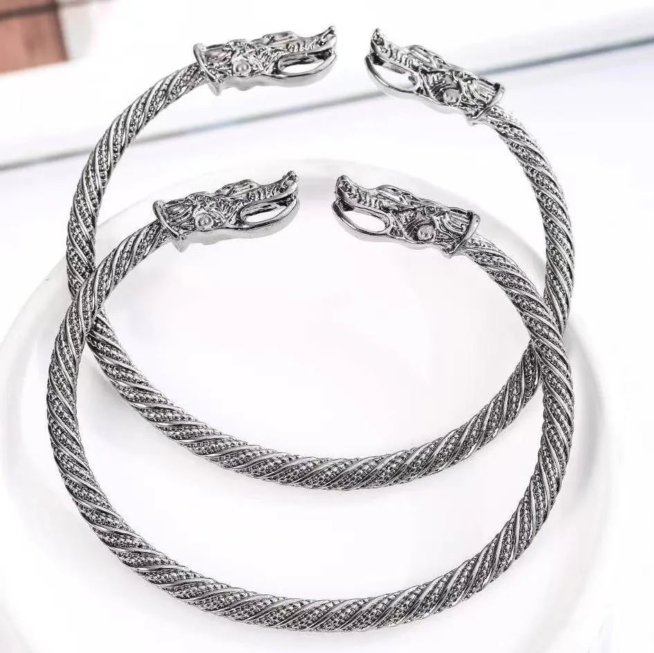 Retro Nordic faucet zodiac cow men's open bracelet in black zinc alloy electroplated finish