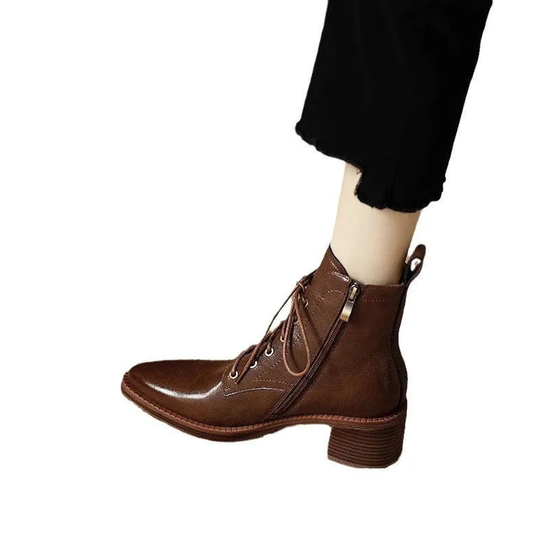 Women's black pointed-toe ankle boots with 5.5cm heel and short tube design