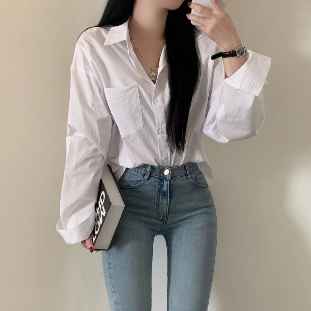 White loose simple shirt with princess sleeves, chenille fabric, sleeveless design