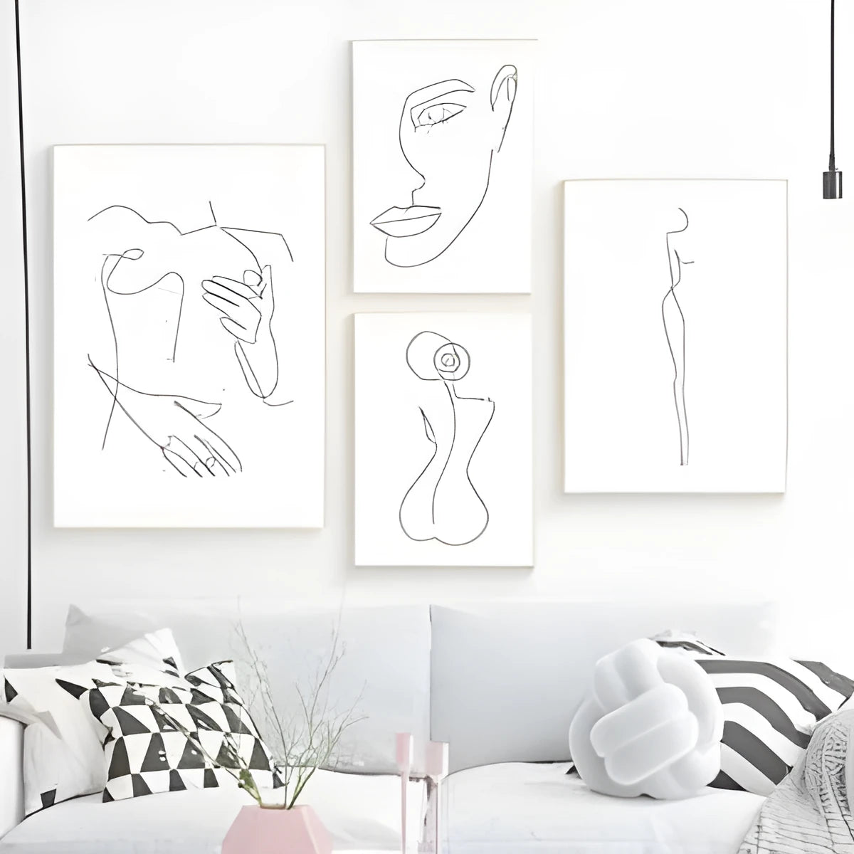 Frameless canvas wall art with spray painting finish in four sizes and colour styles