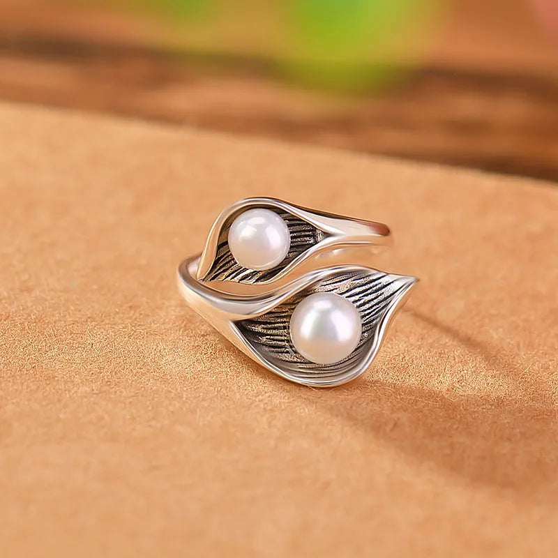 Silver alloy ring with pearl inlay, geometric shape, adjustable open mouth design for women