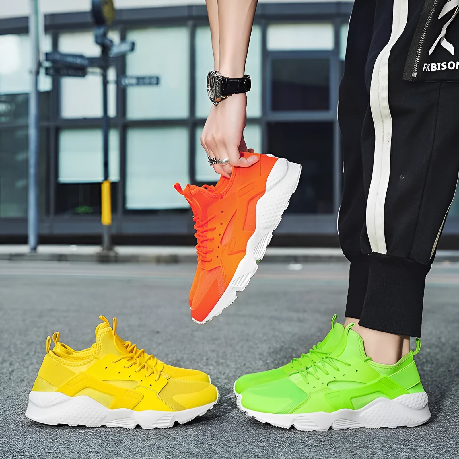 Men's low-top mesh casual shoes with cross shoulder straps and lace-up closure