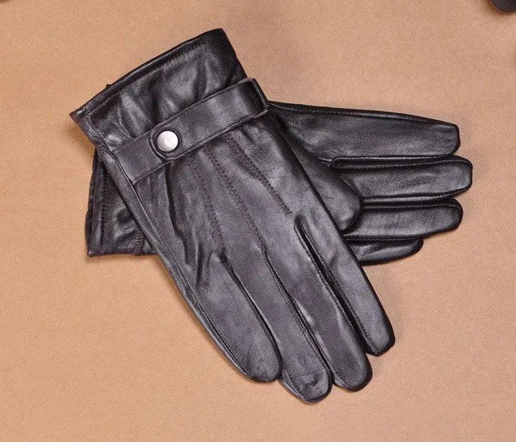 Men's warm sheepskin leather finger gloves in black, one-size design for winter wear