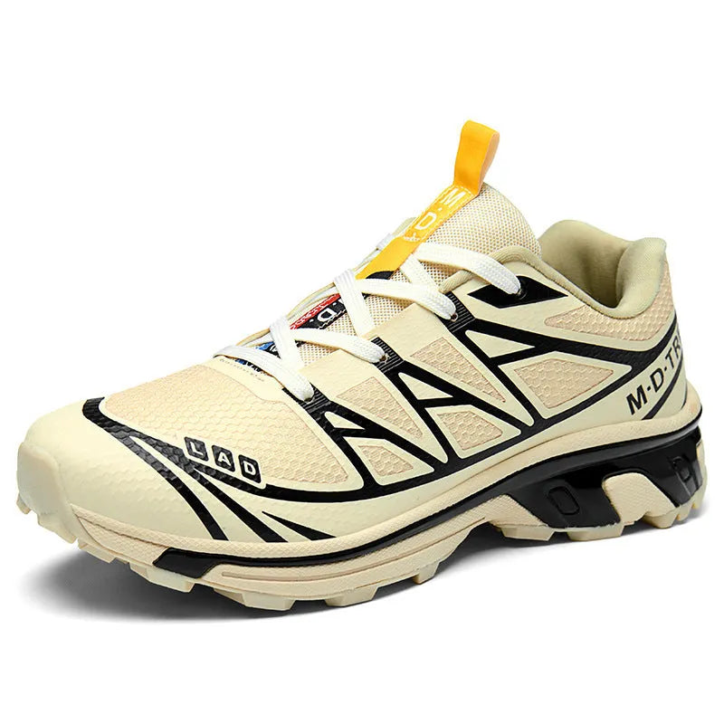 Low-top outdoor hiking shoes with lace-up closure and round toe in various colours
