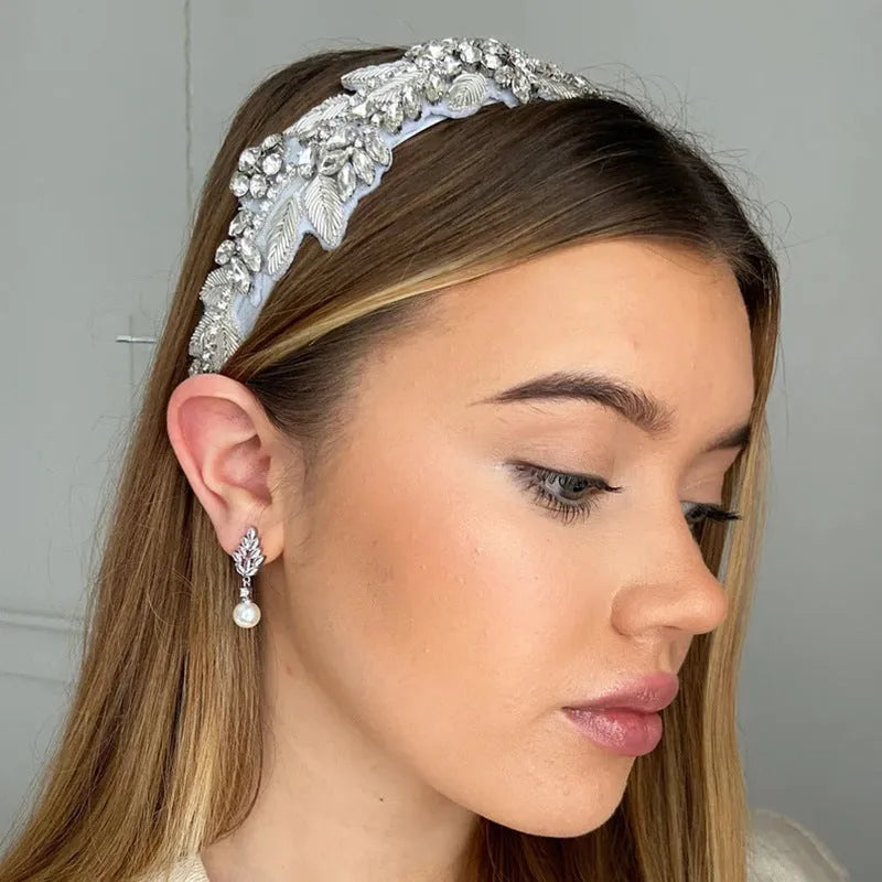 Geometric flower earrings with micro inlaid zircon stones in gold, platinum or rose gold plating