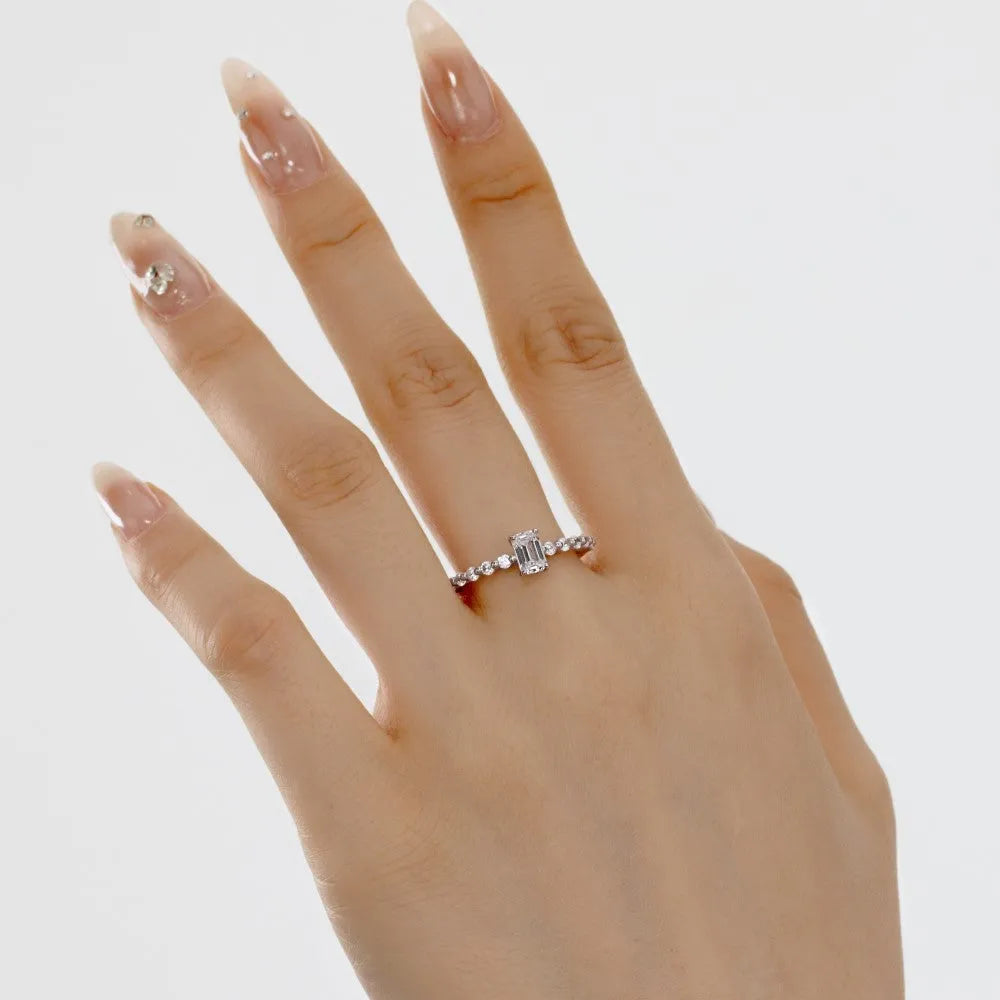 Round diamond ring for women in silver with electroplated white gold colour, size 5 to 9, model DY121108-S-W-WH