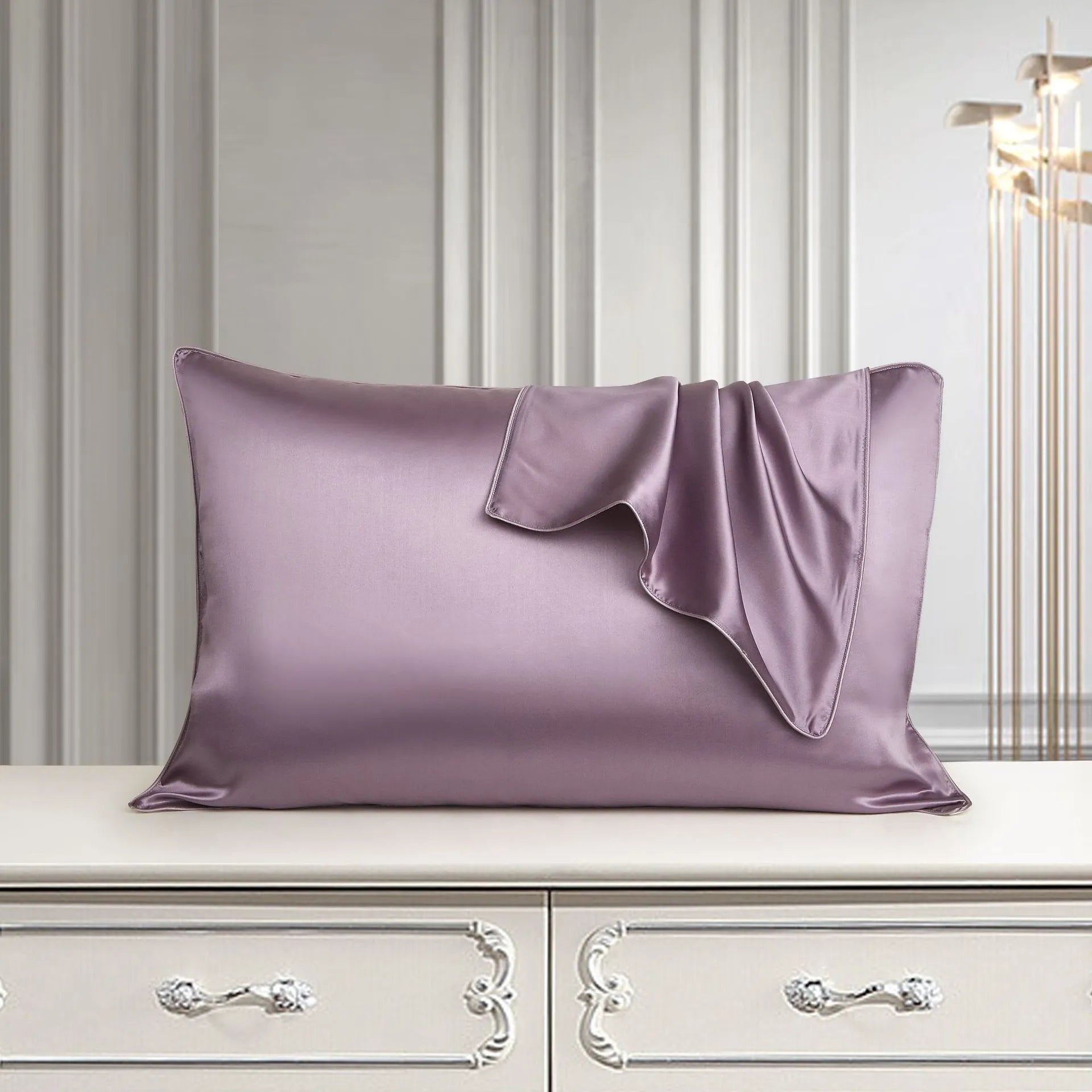 Single mulberry silk pillowcase in palace luxury style, size 48cm by 74cm.
