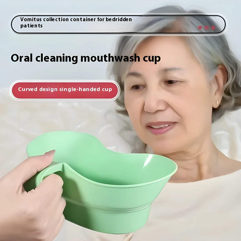 Green plastic patient gargle cup with handle for elderly and bedridden oral care