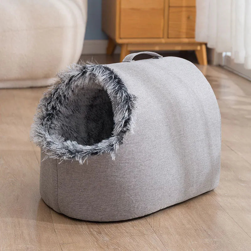 Fleece-lined cat nest sleeping bag in coffee color, size M 40x30x28cm, closed design for winter warmth