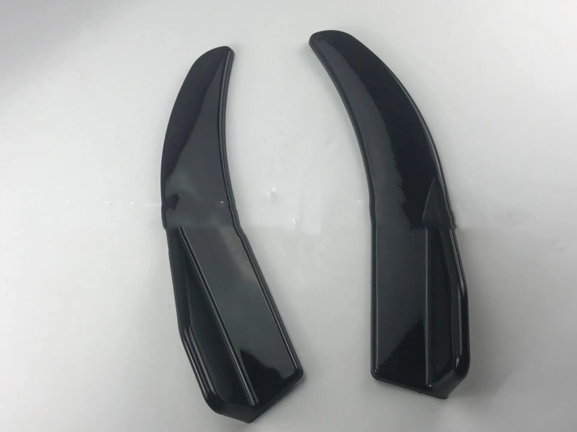 Car deflector lights for GM vehicles, 440mm ABS construction in bright black or carbon fibre finish