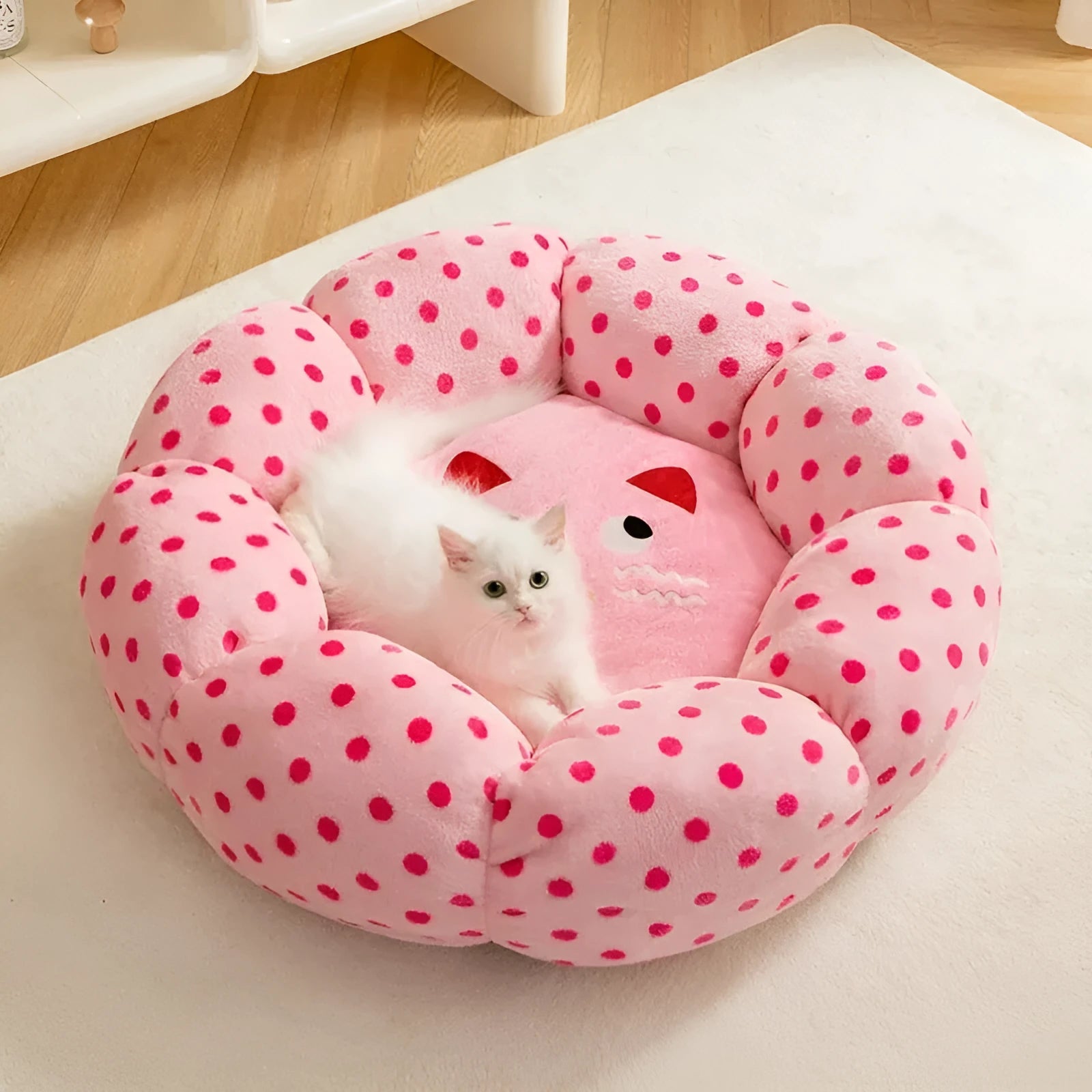 Pink fabric circular cat princess bed shown in two sizes: 45cm and 65cm diameter.