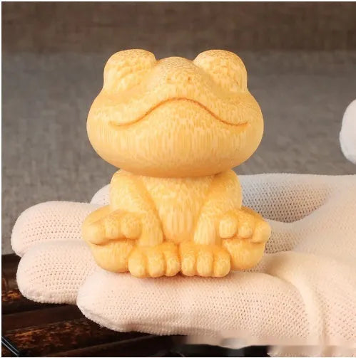 Solid bamboo smiling frog carving ornament with cartoon design, 5cm height
