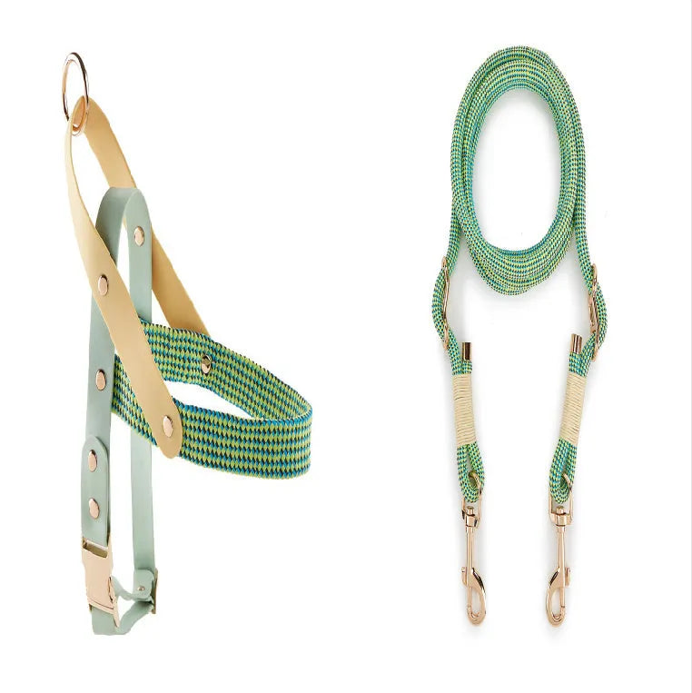 Nylon hand holding dog rope in Shadow White, 240cm long for small and medium breeds