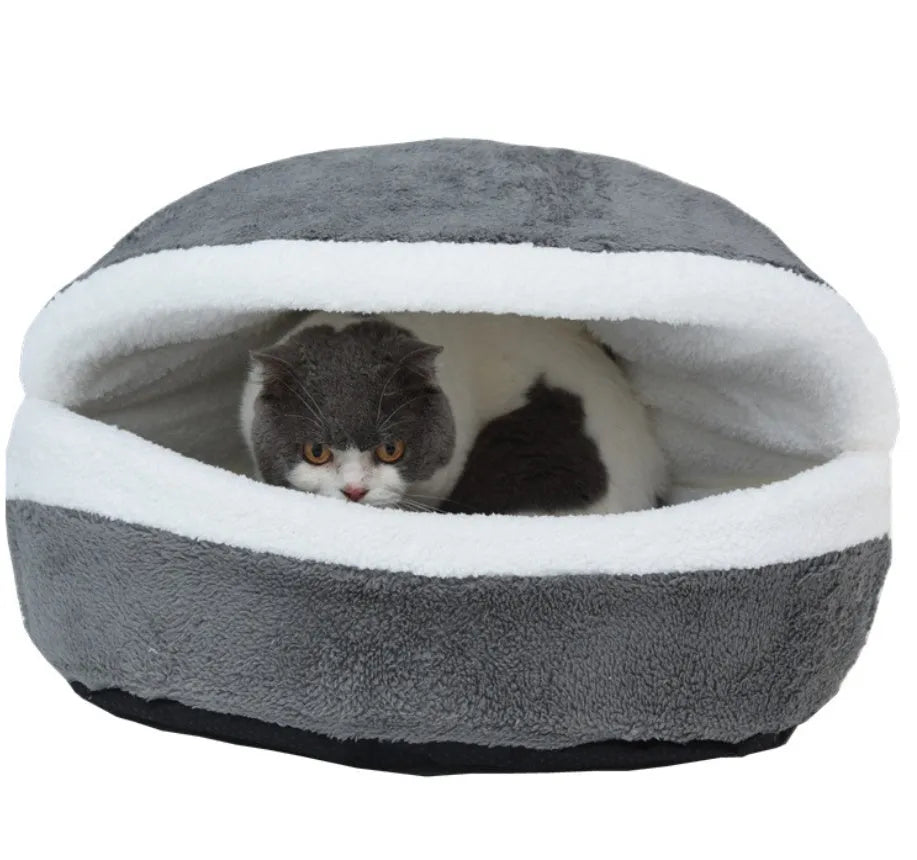 Removable hamburger-style pet nest in beige with zipper closure, size M 45x35 cm, fibre and PP cotton construction