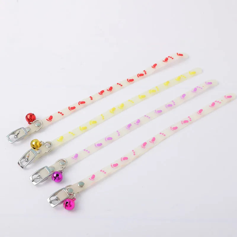 Adjustable luminous cat collar with silicone strap and metal bell in decorative pattern