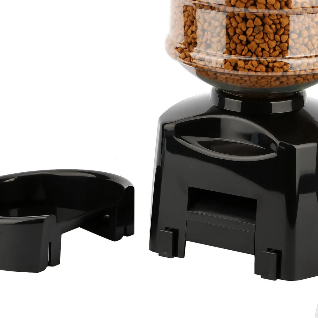 Timing intelligent automatic feeder in black and red plastic with 5.5L capacity and 21cm bowl