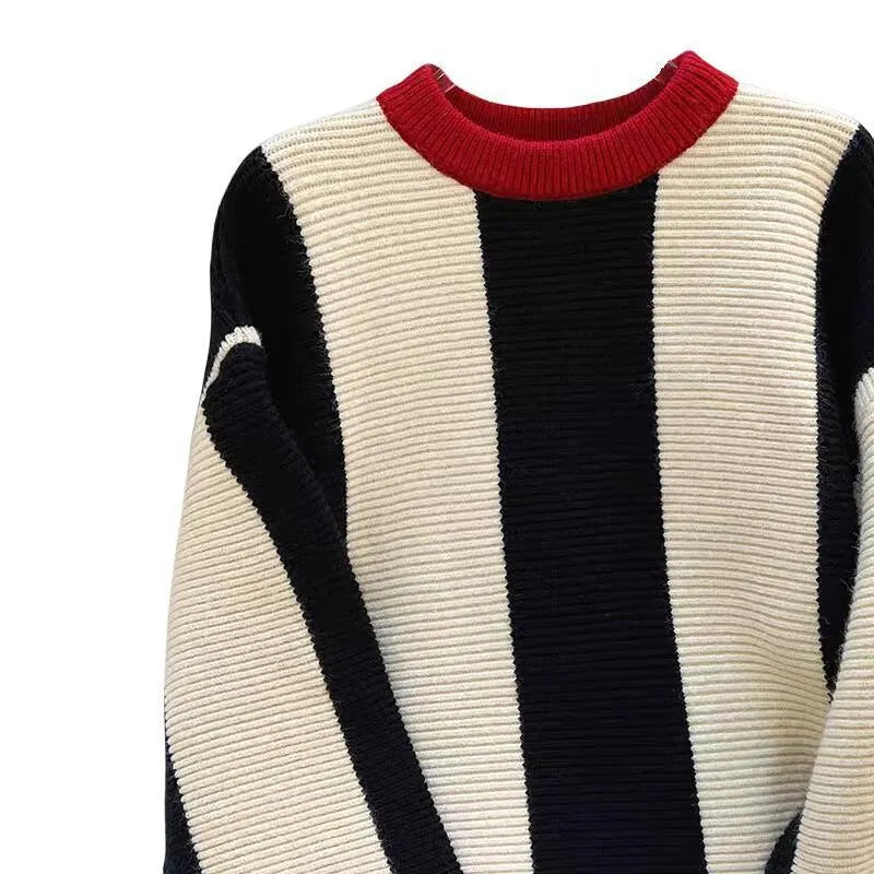 Women's striped cashmere sweater with contrast colours, round neck, and regular sleeves