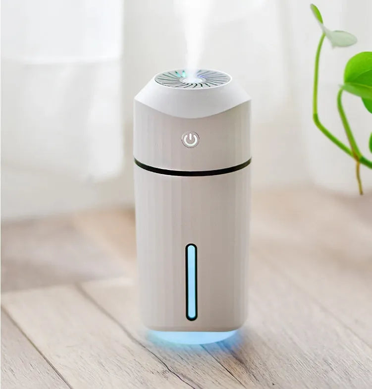 Mini car humidifier white columnar shape with USB cable 320mL
