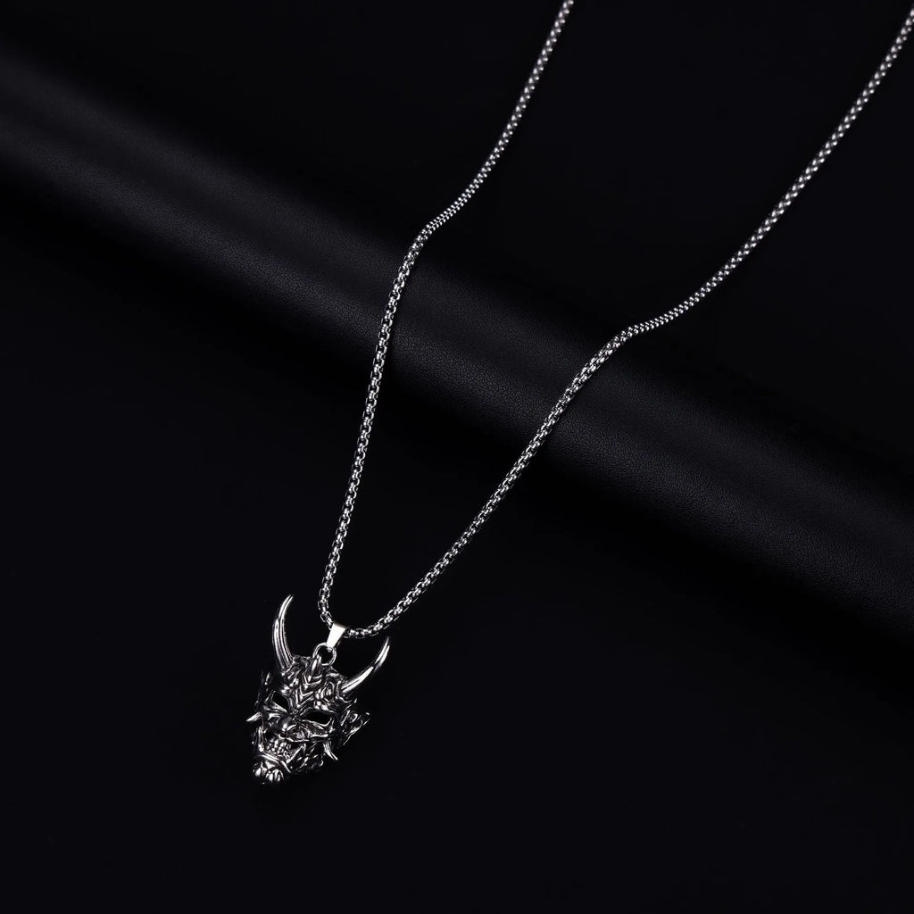 Men's vintage zinc alloy necklace with electroplated silver pendant measuring 40mm x 27mm x 20mm