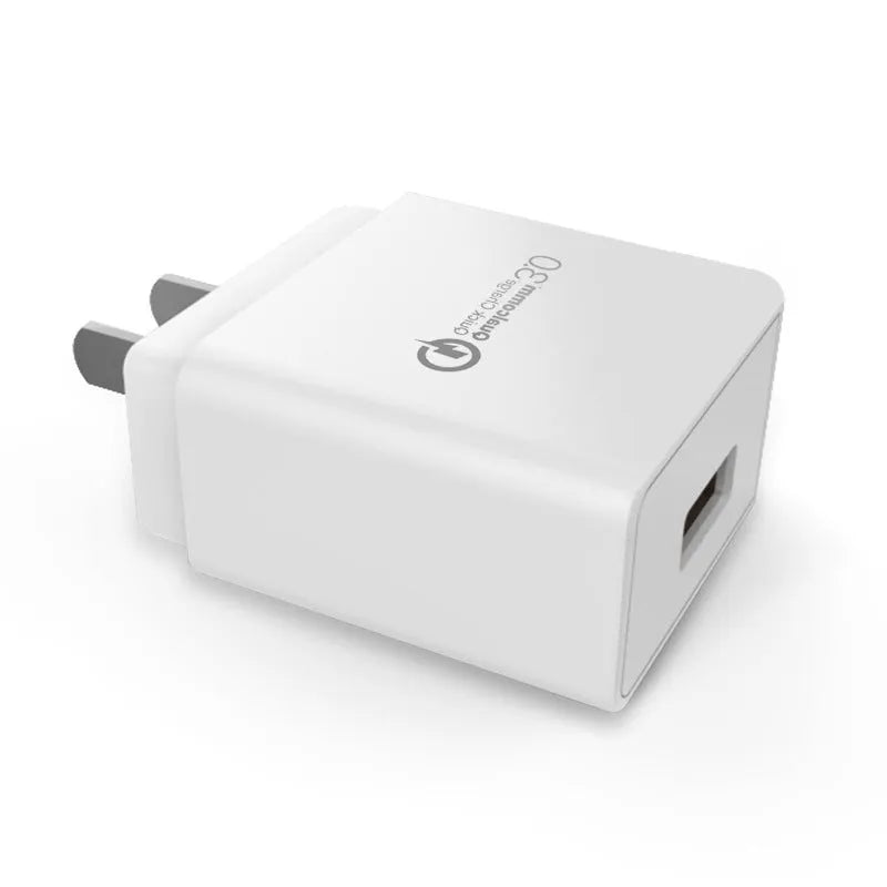 QC3.0 18W fast charge charger US socket white 63x40x22mm with LED indicator.