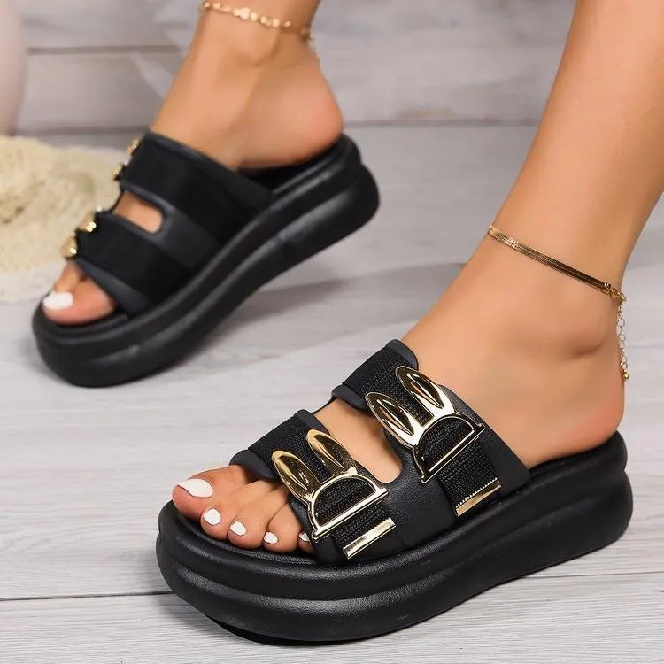 Women's slippers with suede upper and thick rubber sole in apricot colour