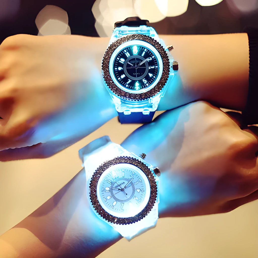Women's luminous quartz watch with round 43mm alloy case and silicone strap in multiple colours