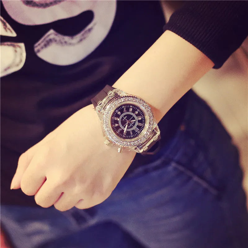 Women's luminous quartz watch with round 43mm alloy case and silicone strap in multiple colours