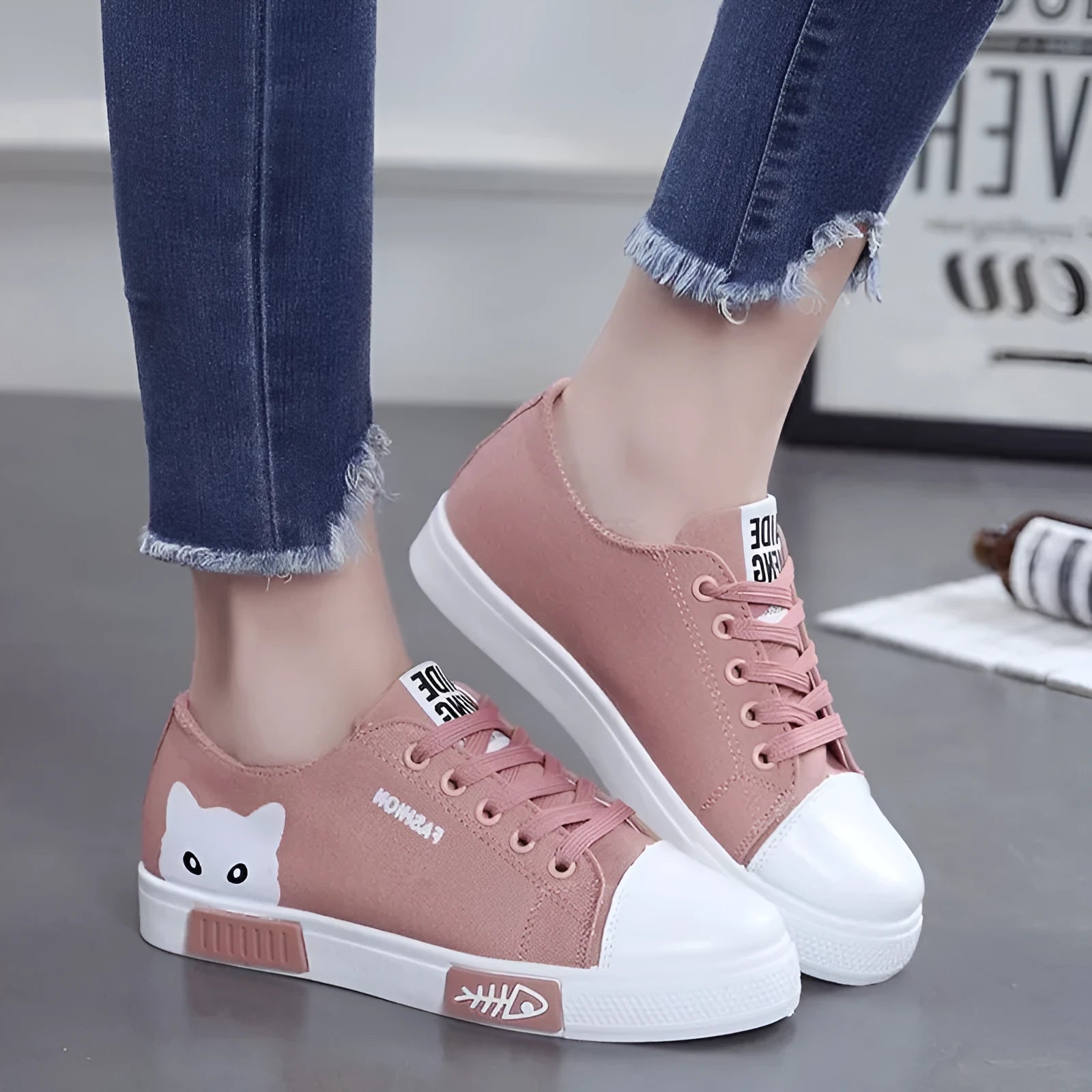 Cat fish print canvas shoes ladies slip-on casual sneakers pink black white sizes 35 to 40