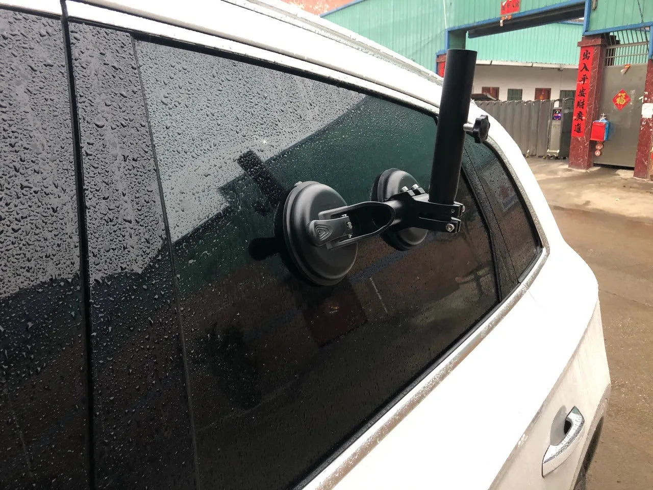Black off-road car glass sucker flag mount base with round suction cup for vehicle window attachment