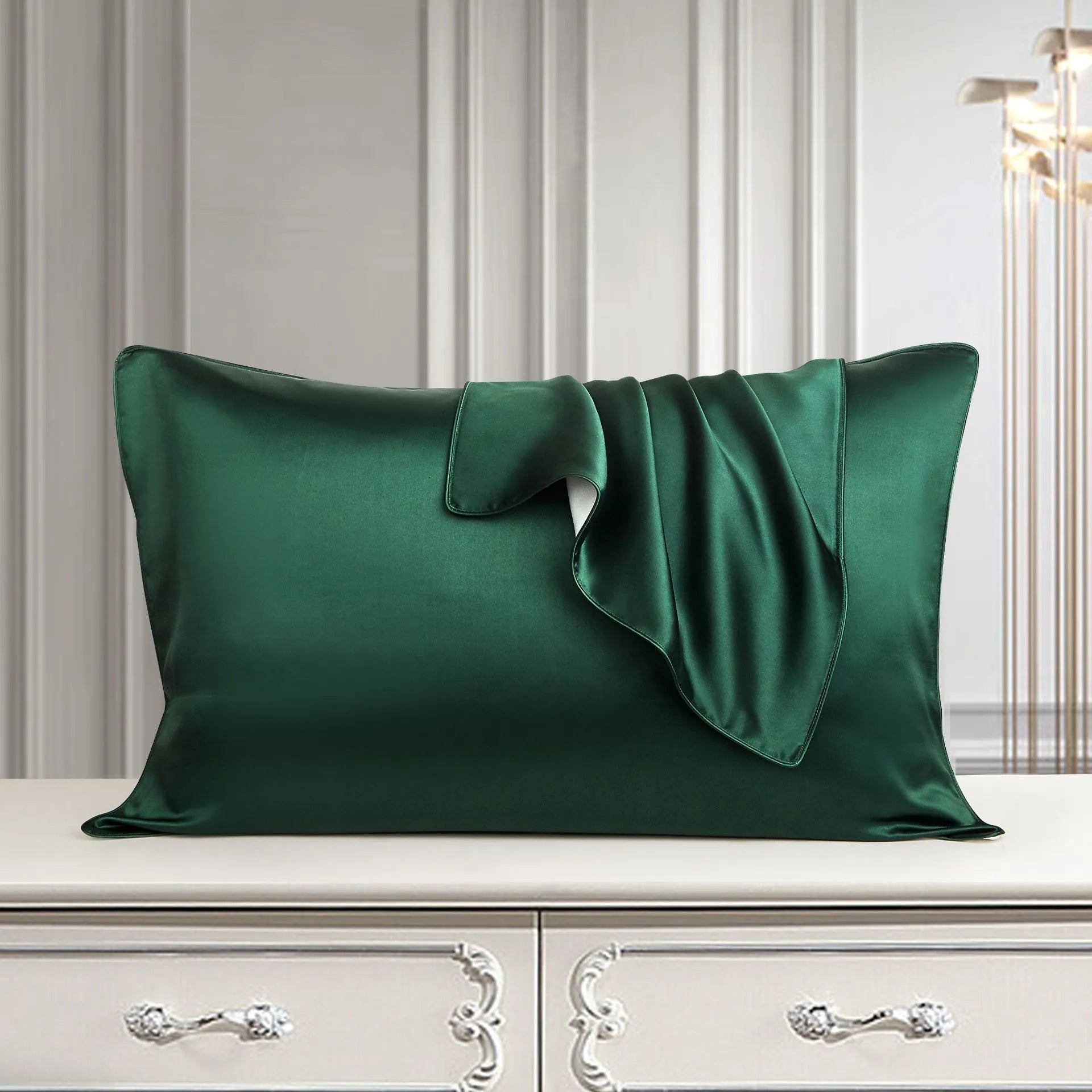Single mulberry silk pillowcase in palace luxury style, size 48cm by 74cm.